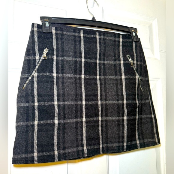 Gap Woman’s Wool Gray Plaid Mini Skit Size 4 Zipper Pockets - Picture 1 of 7